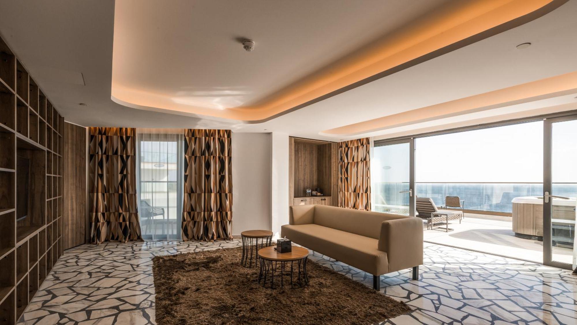 Executive Suite with Sea View and Hot Tub